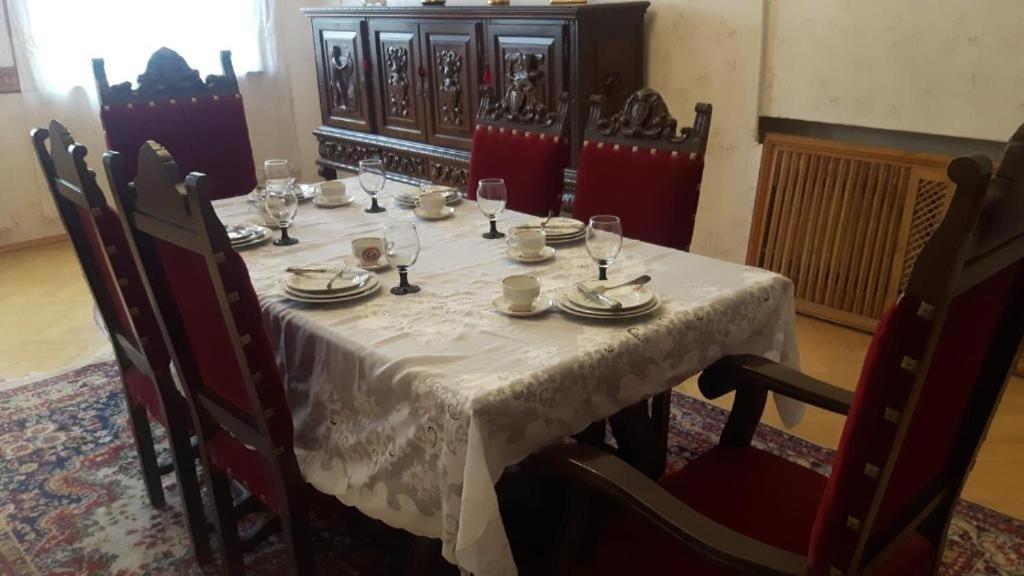 Guli Hotel Gori Exterior foto