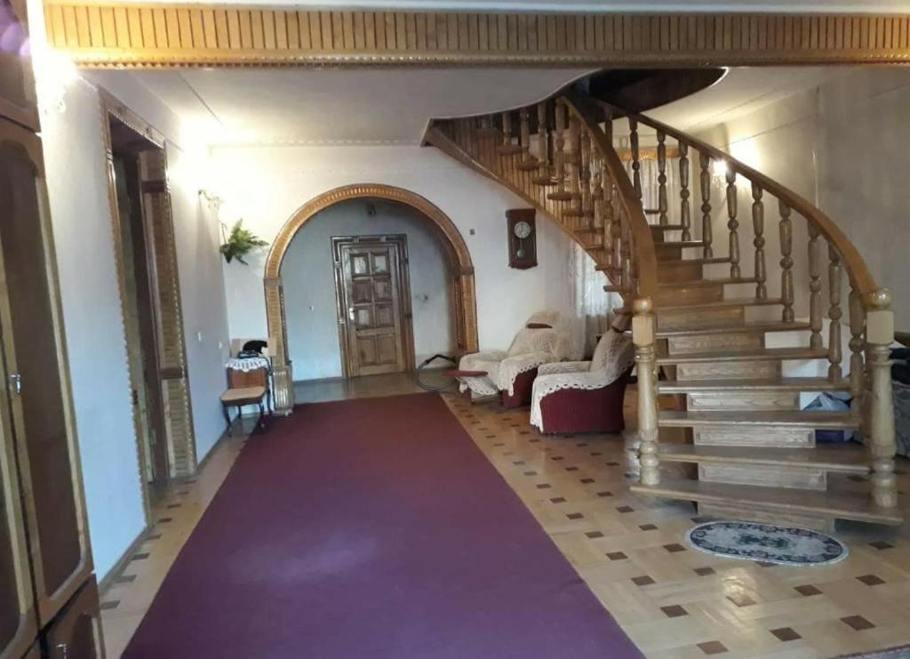 Guli Hotel Gori Exterior foto