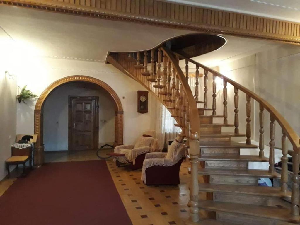 Guli Hotel Gori Exterior foto