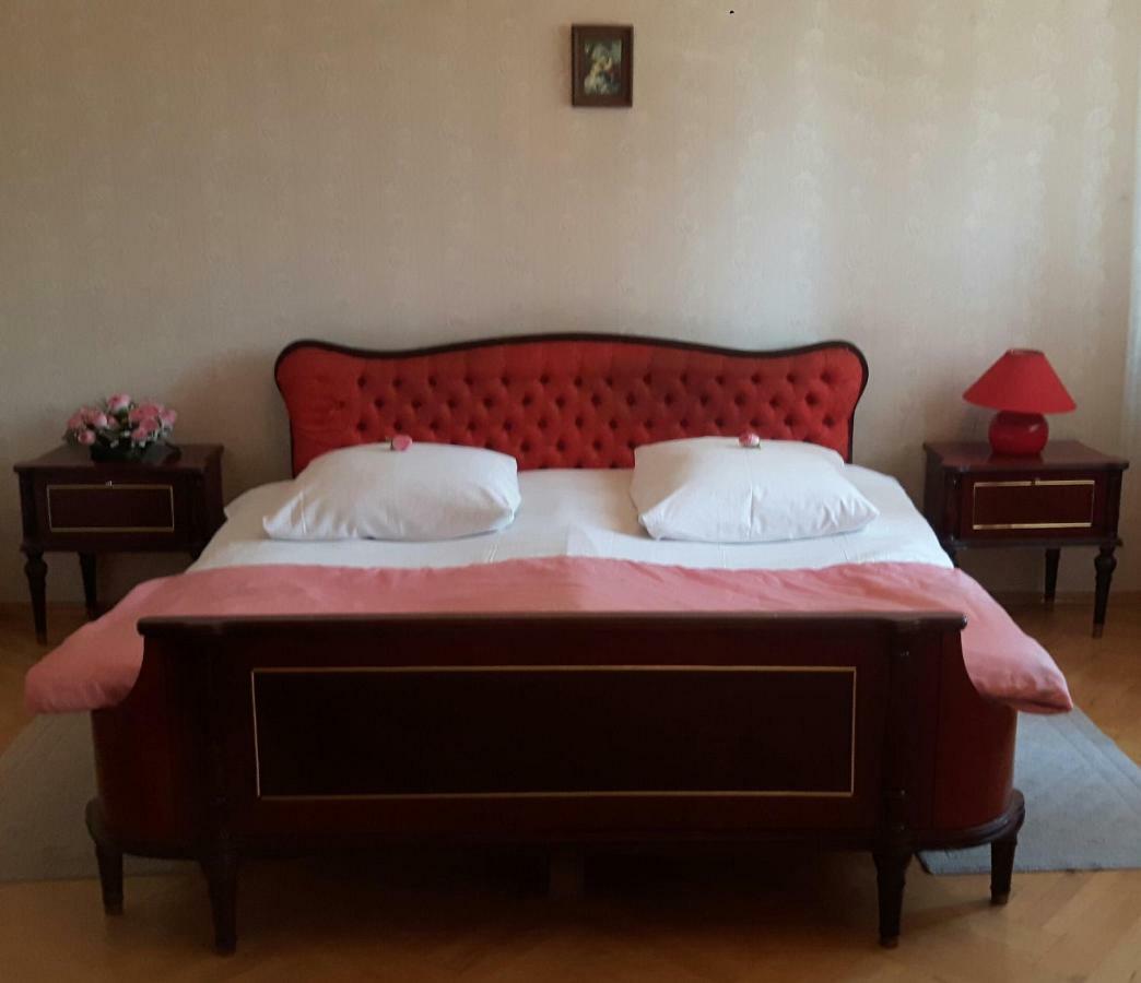Guli Hotel Gori Exterior foto